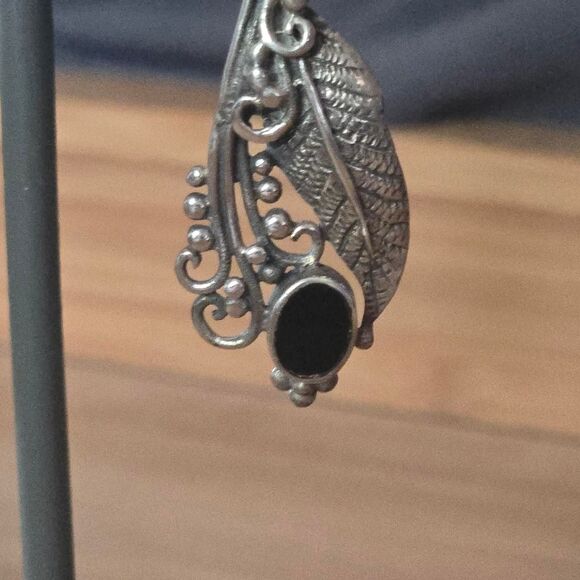 Native Women's Silver and Grey Jewellery - Picture 3 of 7